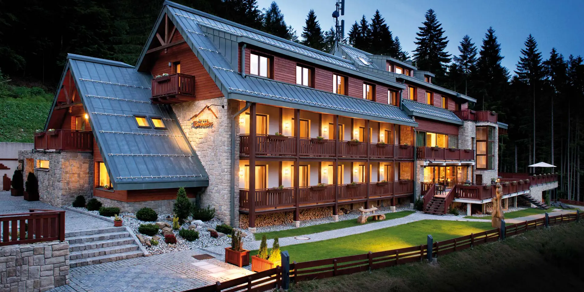 Hotel pod Veľkým Rozsutcom — ubytovanie pri Janošíkových dierach