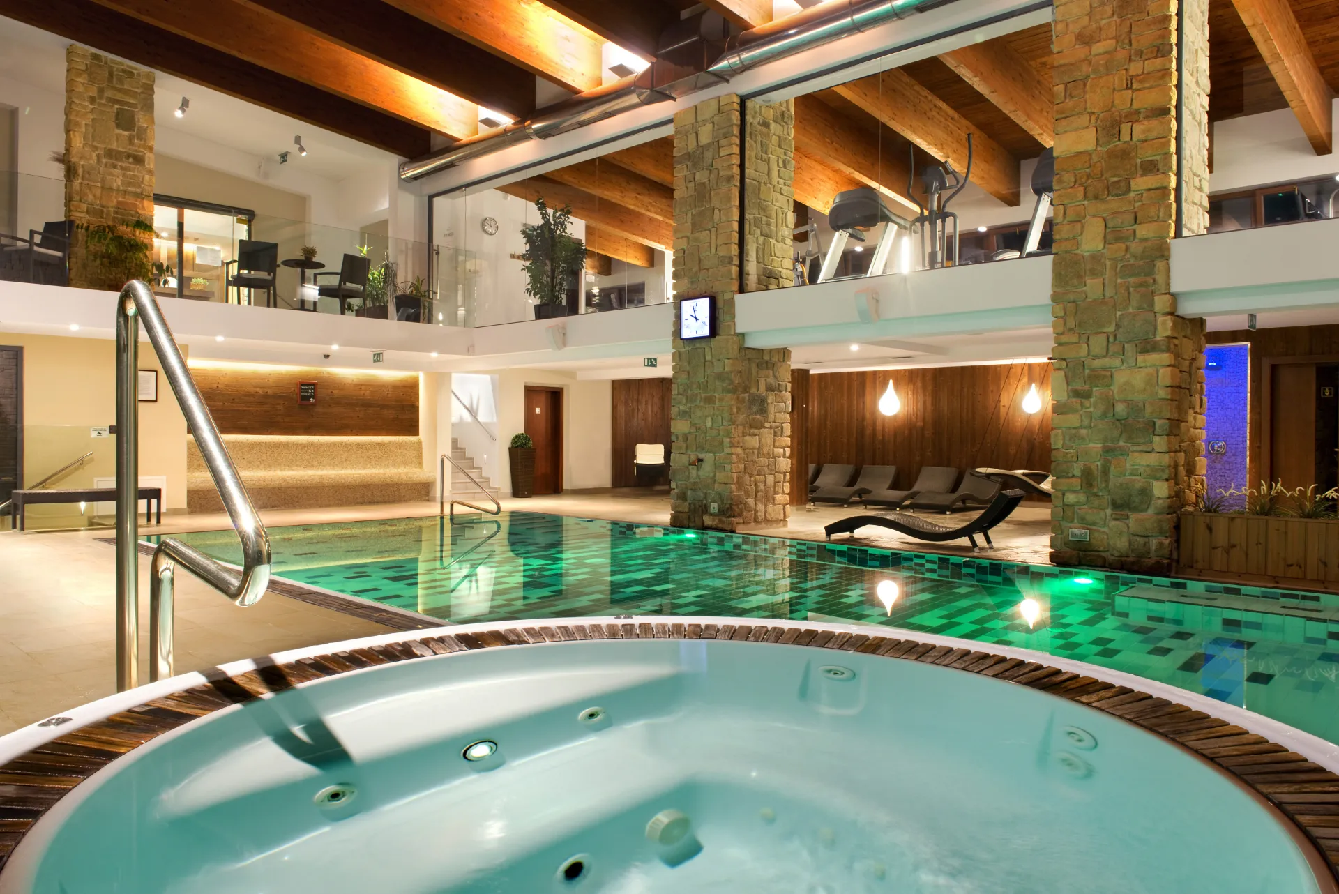 Wellness centrum hotela Rozsutec — bazén a vírivka, Vrátna dolina
